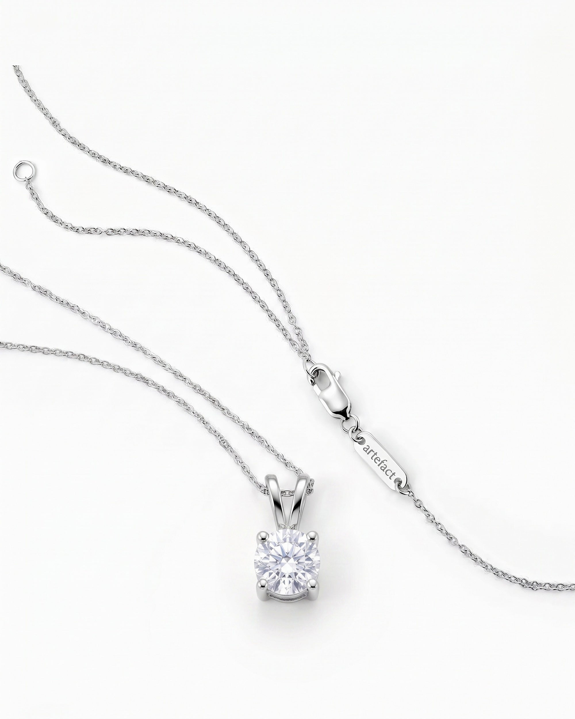 Como Round White Sapphire Pendant Necklace