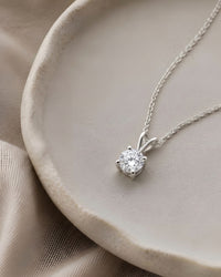 Como Round White Sapphire Pendant Necklace - Image 4