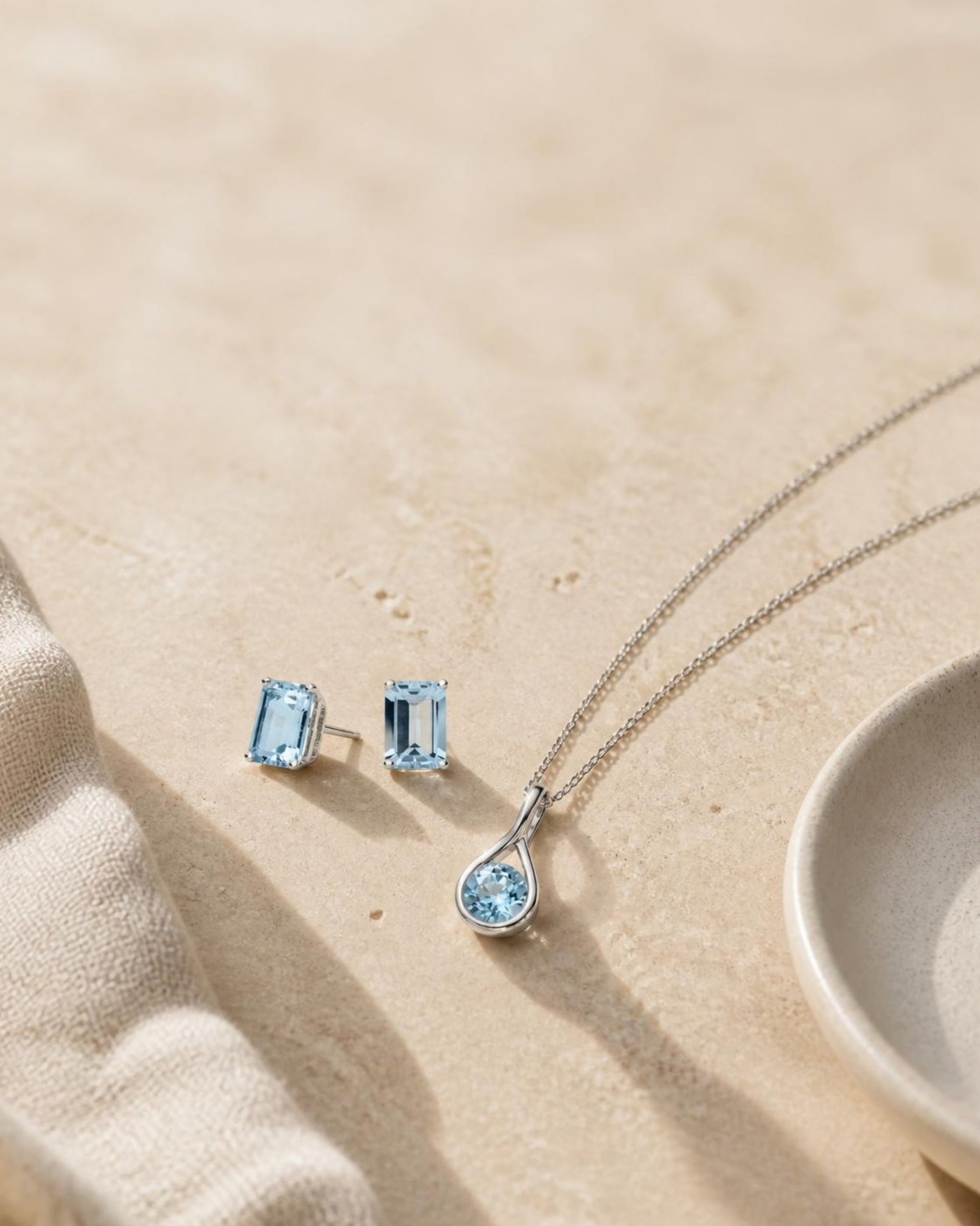 Mayfair Aquamarine Twist Pendant
