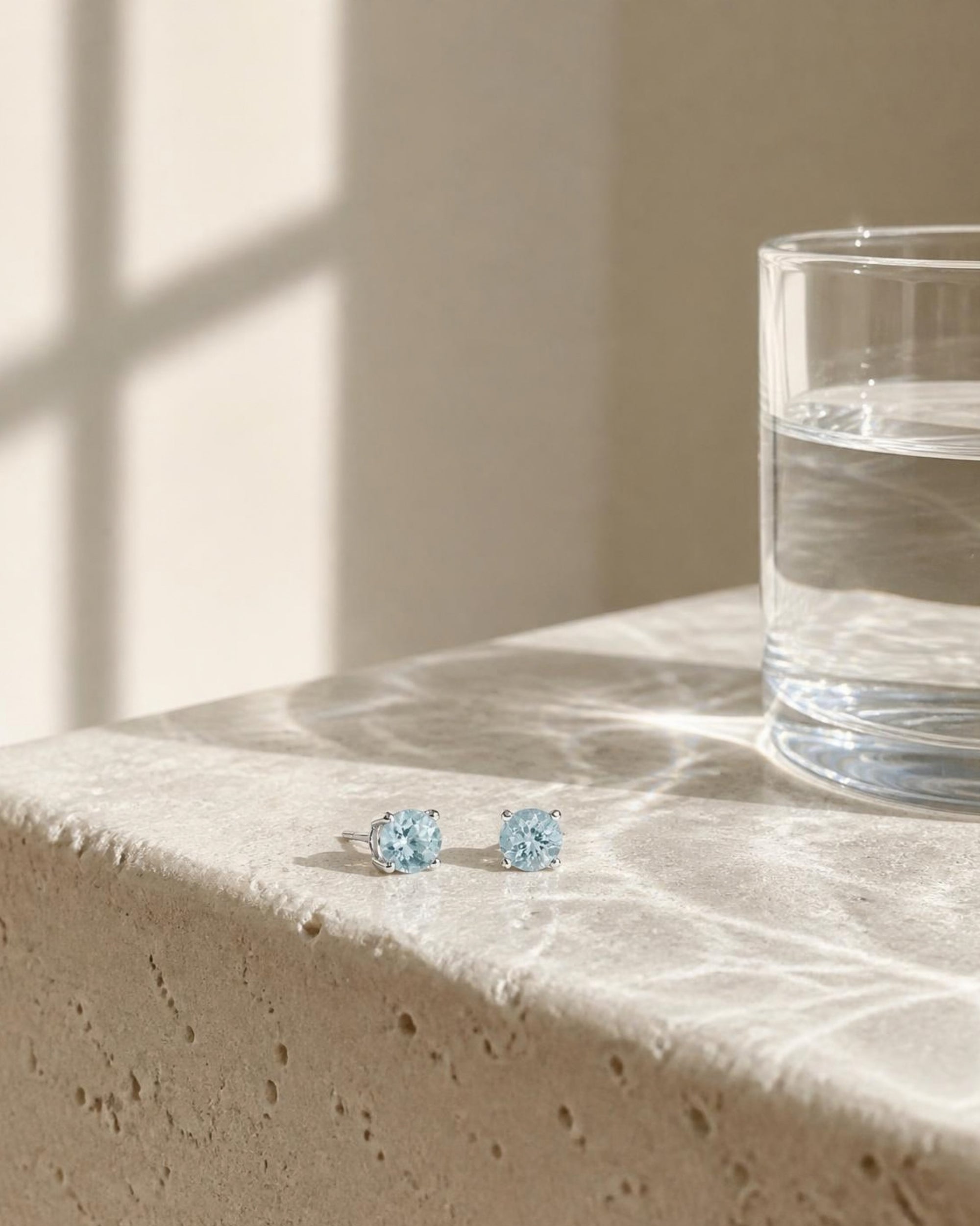 Como Round Aquamarine Stud Earrings