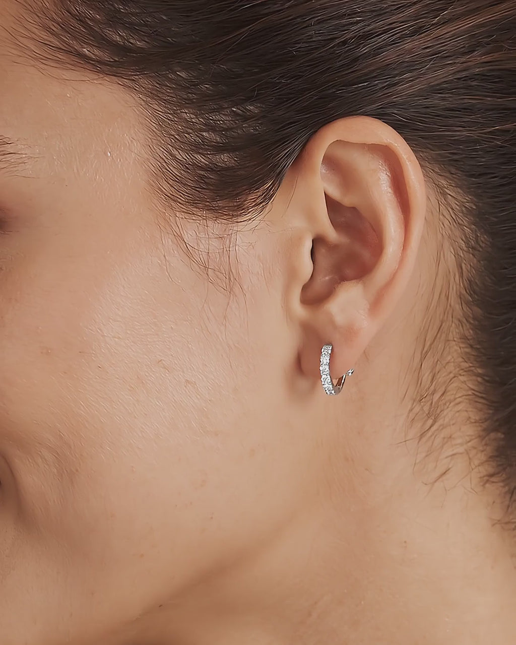 Capri Round White Sapphire Huggie Earrings - Video